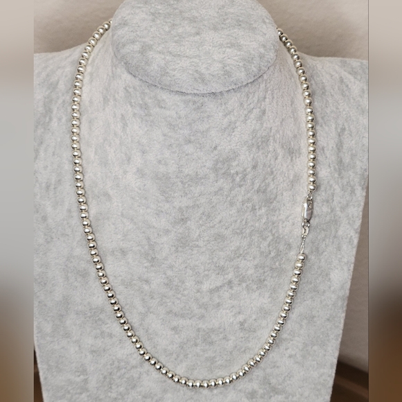 Timeless Vintage 4mm Sterling Silver 925 Italian Beaded Necklace - Picture 3 of 9